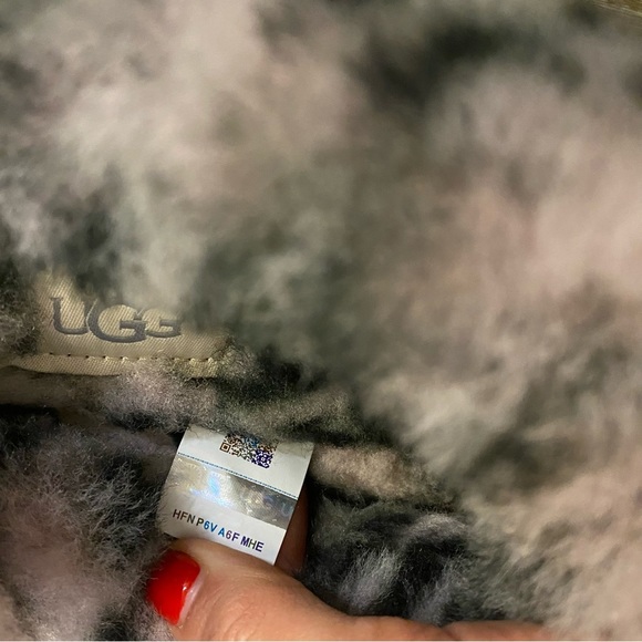 UGG | Cluggette Leopard Fur Lined Sheepskin Suede Indoor Outdoor Slippers NEW - Picture 7 of 7